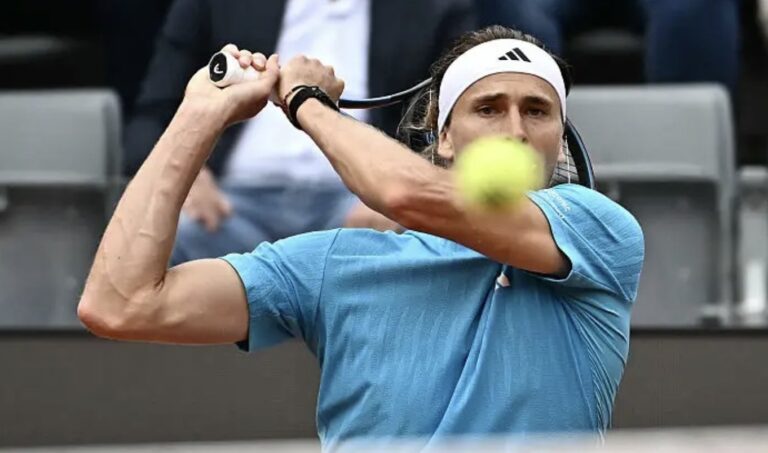 Zverev sobe 35 vezes à rede e entra com vitória em Roma