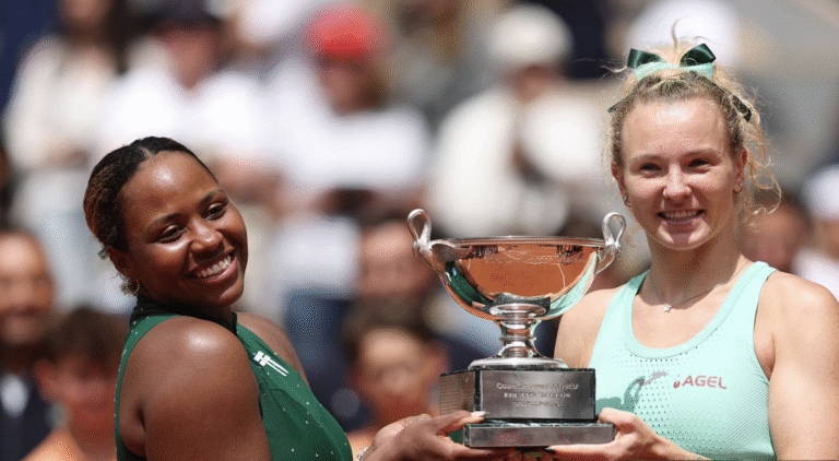 Siniakova e Townsend vingam final da Austrália e conquistam Roland Garros
