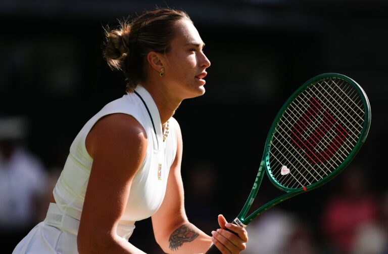 Sabalenka arranca sem sobressaltos o ataque ao título em Wimbledon