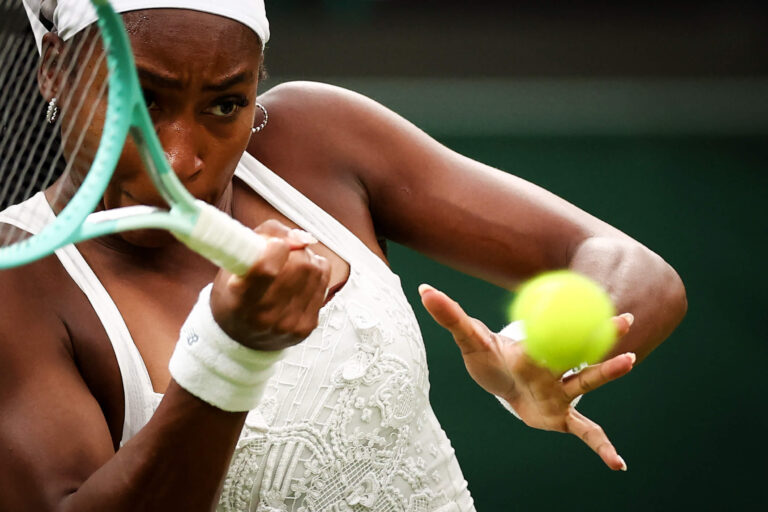 Gauff entra a arrasar em Wimbledon, Muchova e Krejcikova dominam