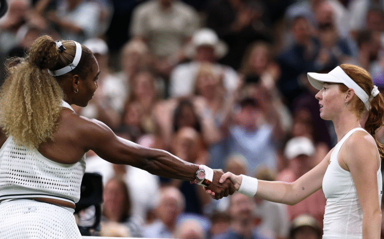 Serena Williams regressa a Wimbledon com derrota em encontro dramático
