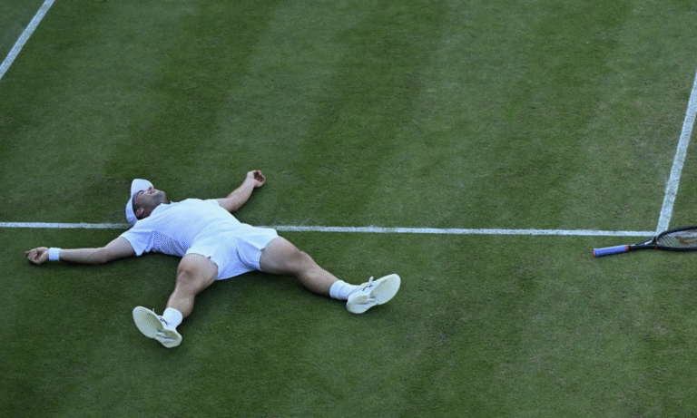 Fery supera sangue e duelo dramático e coloca a Grã-Bretanha nos ‘oitavos’ de Wimbledon