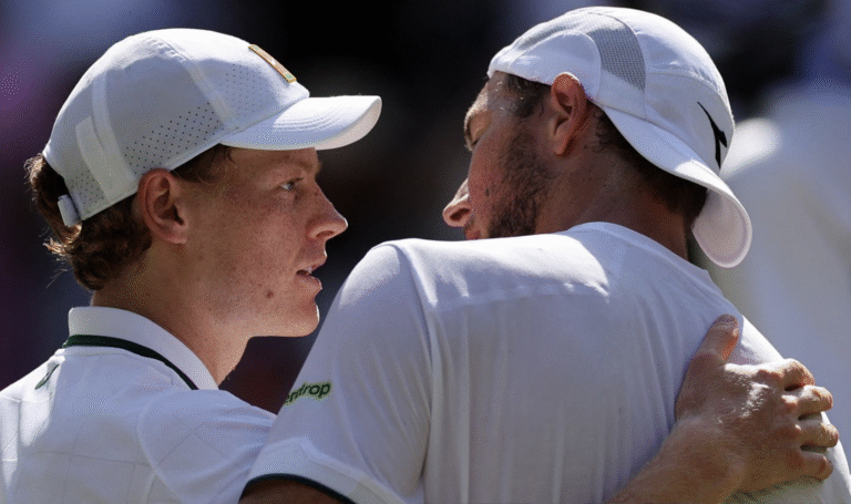 Struff rende-se a Sinner: «Se falhas uma ou duas bolas, ele está logo lá»
