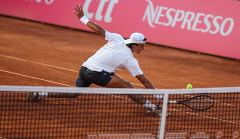Henrique Rocha não resiste a Pedro Martinez e cai à primeira no Estoril