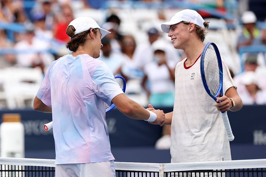 De Minaur e o duelo com Cruz Hewitt: «Isto foi estranho!»