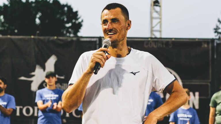 Tomic entra como lucky loser em Los Cabos e soma rara vitória ATP… em 47 minutos!