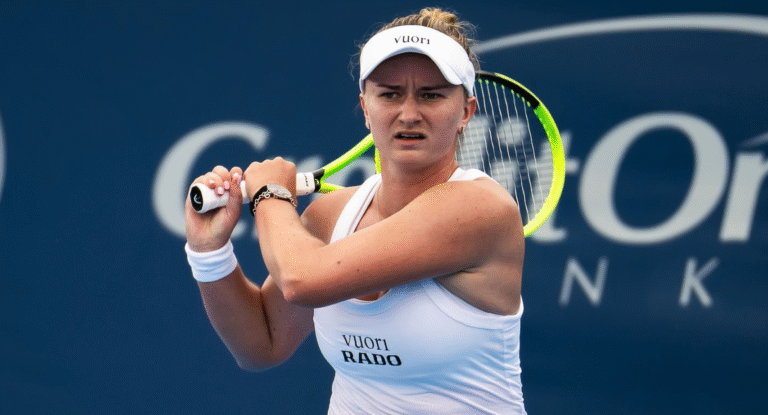 Krejcikova perde e sai do top 50; Paolini regressa ao circuito com vitória no US Open