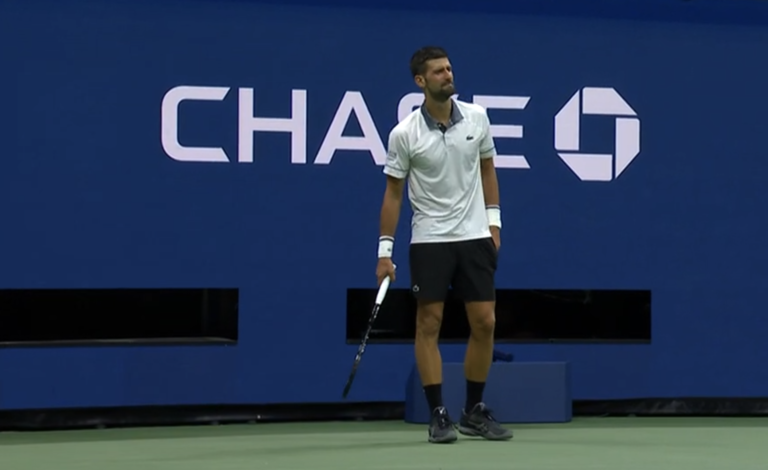 [VÍDEO] Os momentos em que Djokovic chorou e vomitou em court no US Open