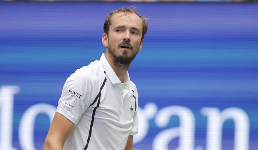 Medvedev avança para os oitavos de final do US Open