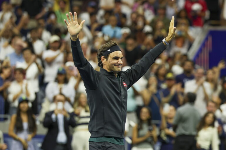 [VÍDEOS] Os melhores momentos do emocionante regresso de Federer ao US Open