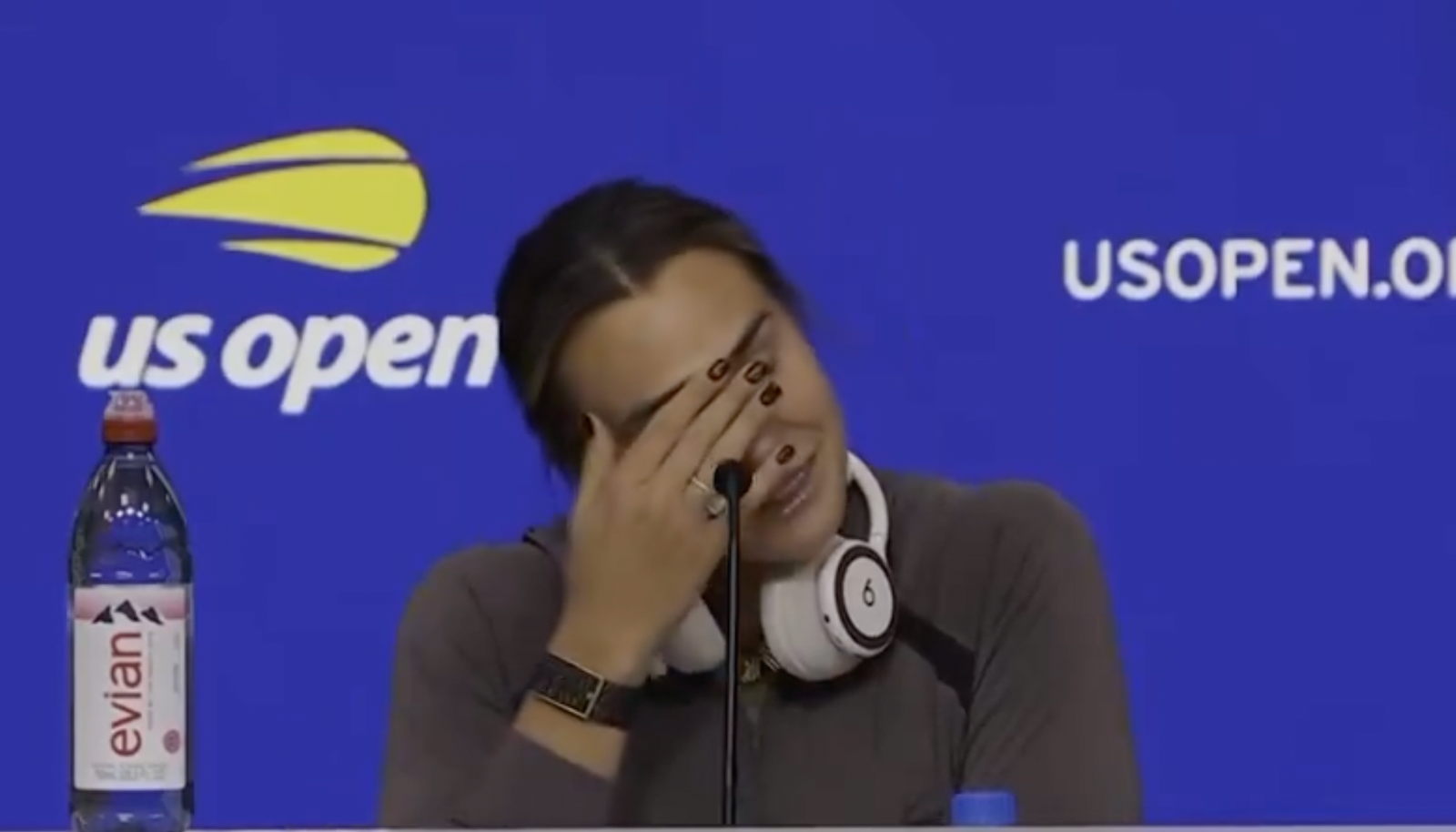 [VÍDEO] Sabalenka irrita-se com jornalista: «Pensa antes de falares!»