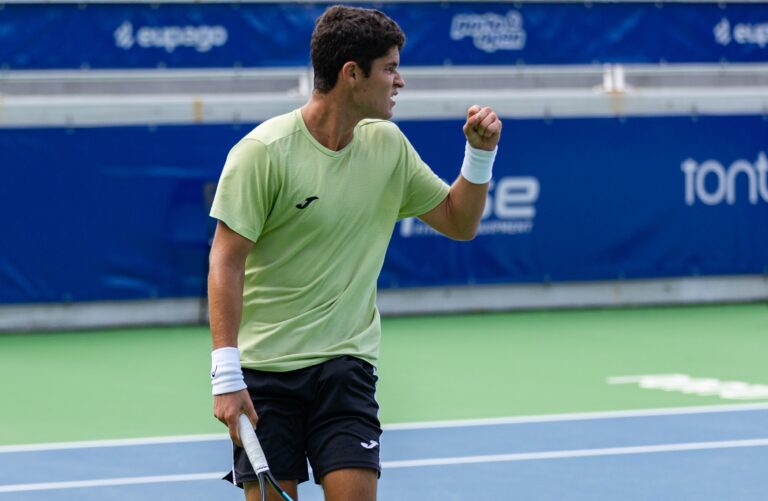 Marques e Domingues avançam no qualifying do Porto Open