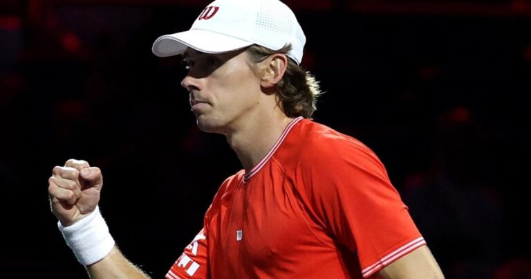 EUROPA 3-5 MUNDO: De Minaur salva match-point e derrota Zverev numa batalha épica