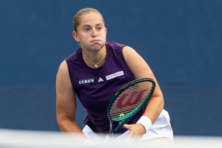Ostapenko despachada de Seoul, Ruse resiste a batalha e está nos ‘quartos’