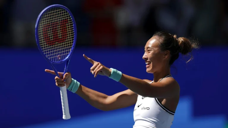 Zheng relembra o momento em que tudo mudou na época: «Não podia continuar assim»