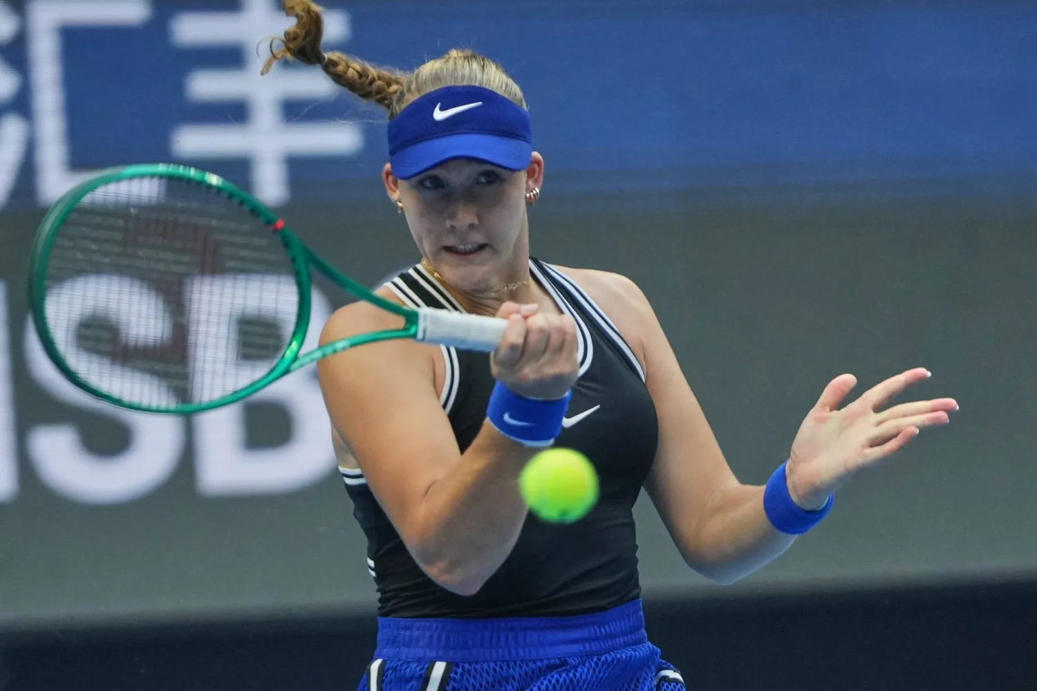 Mirra Andreeva alcança 50 vitórias na temporada e iguala feito de Wozniacki