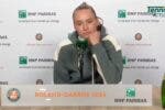 A bizarra e estranha conferência de imprensa de Rybakina em Roland Garros