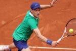 Sinner fez história em Roland Garros... mas por um motivo pouco simpático