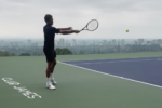 [VÍDEO] Federer mostra que o toque de bola não desaparece aos 44 anos